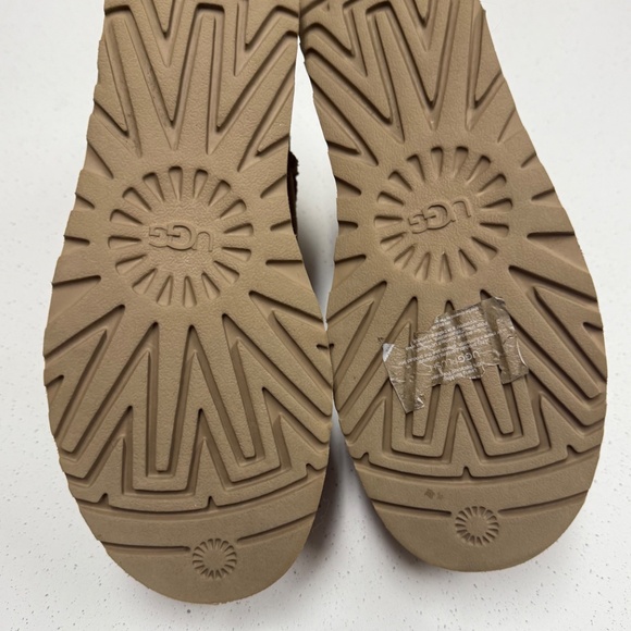 UGG Classic ultra mini platform size 10 - Picture 2 of 5
